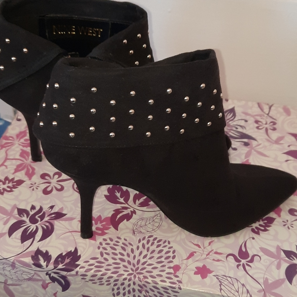 Nine west black bootie